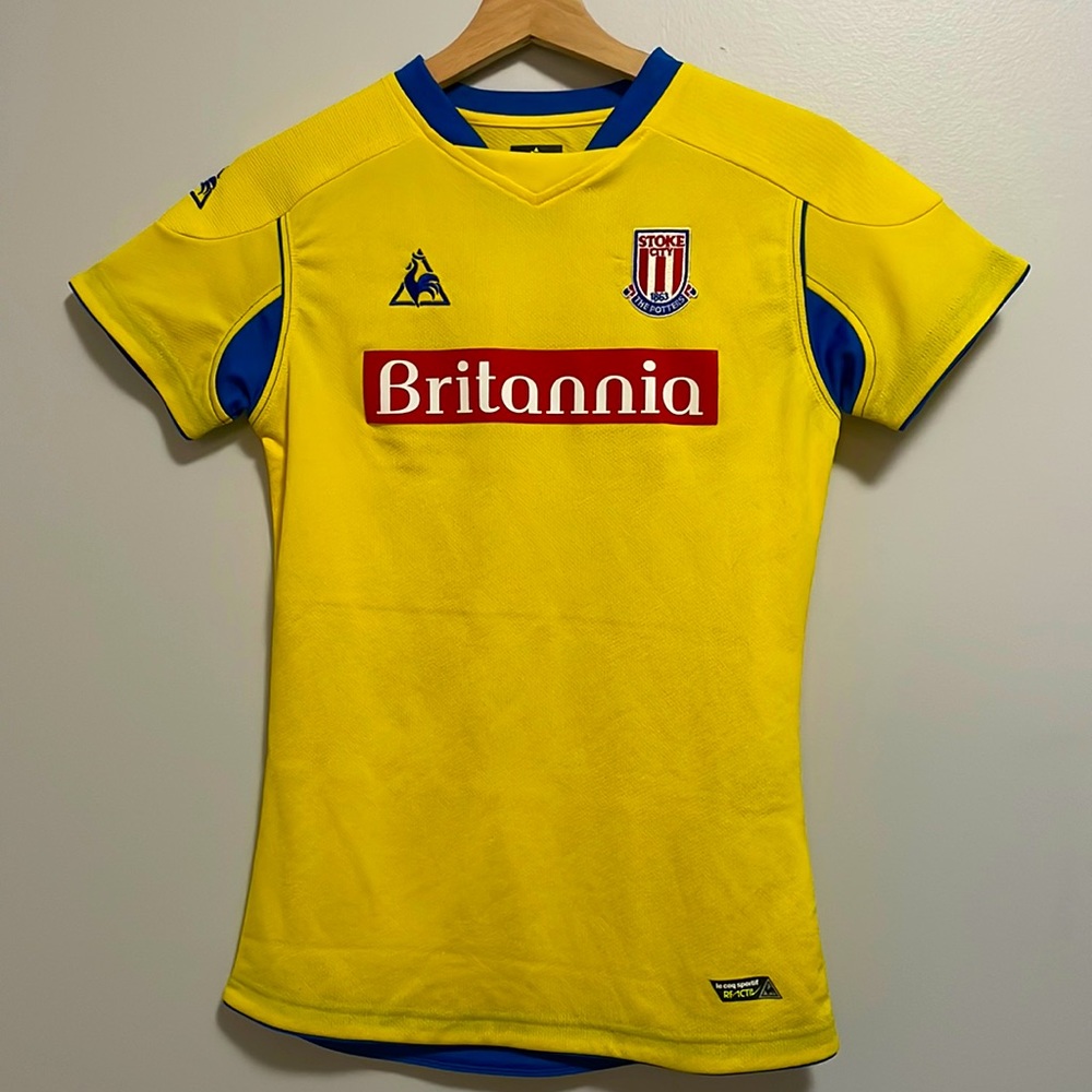 Stoke City Potters football jersey. Size: 8